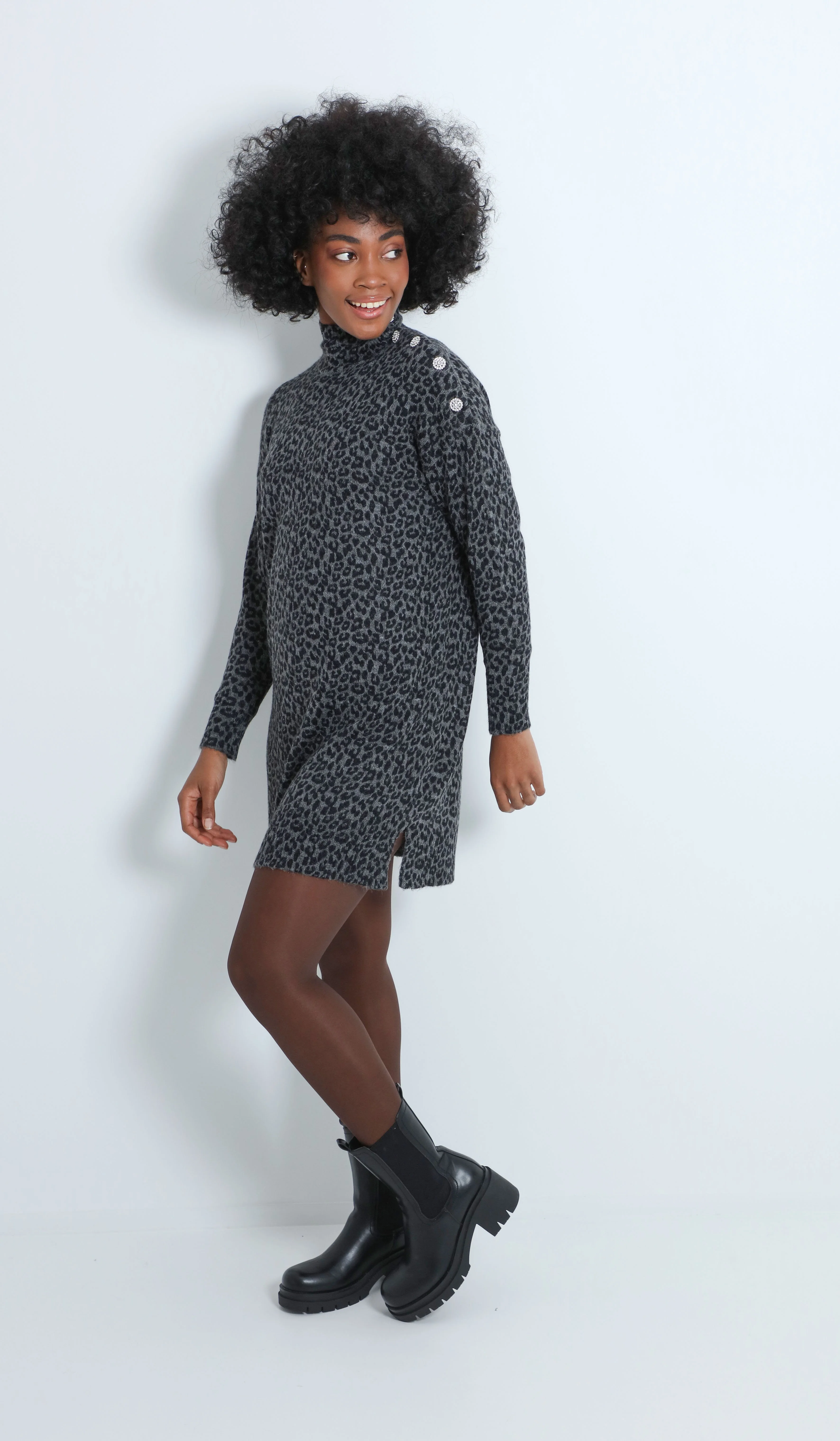 Robe en maille col montant à boutons  - Gris - Image 5
